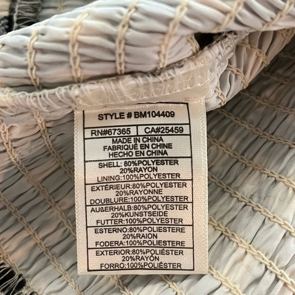 BB Dakota Keys to The Gingham Top - Picture 12 of 12